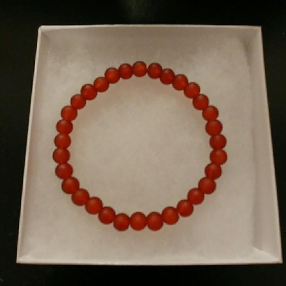 🔥CLEARANCE! Strawberry Matte Crystal Bracelet - Picture 4 of 8